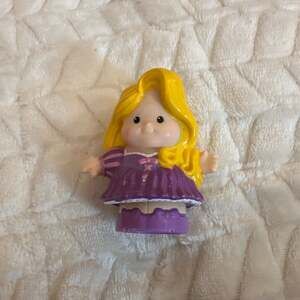 2012 Fisher-Price Little People Disney Princess Rapunzel Tangled Figure